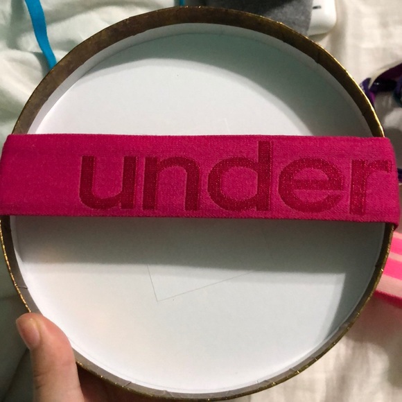 Under Armour headband - Picture 1 of 3
